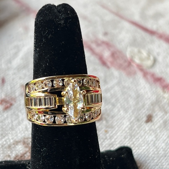 Fashion Jewelry Gold and Silver Art Deco Ring - Picture 3 of 13